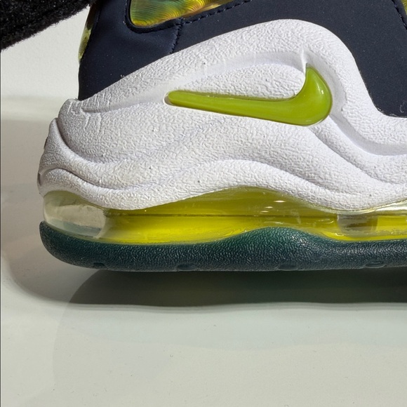 NIKE Air Pippen - US Mens 10 - Picture 10 of 11